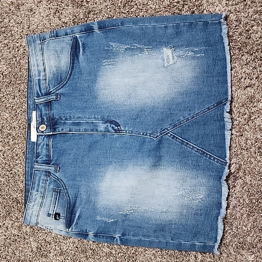 Kancan Distressed Denim Skirt spring summer 11 / 29